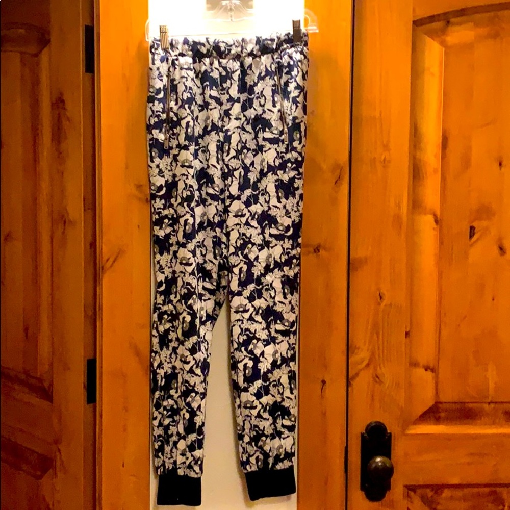 Floral print lounge pants